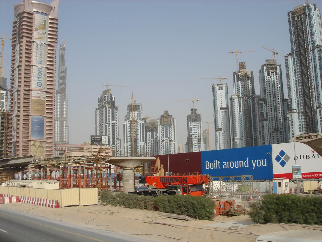 Le Stade Dubai des Ambiances. Quartier Burj Dubai en chantier, Dubai