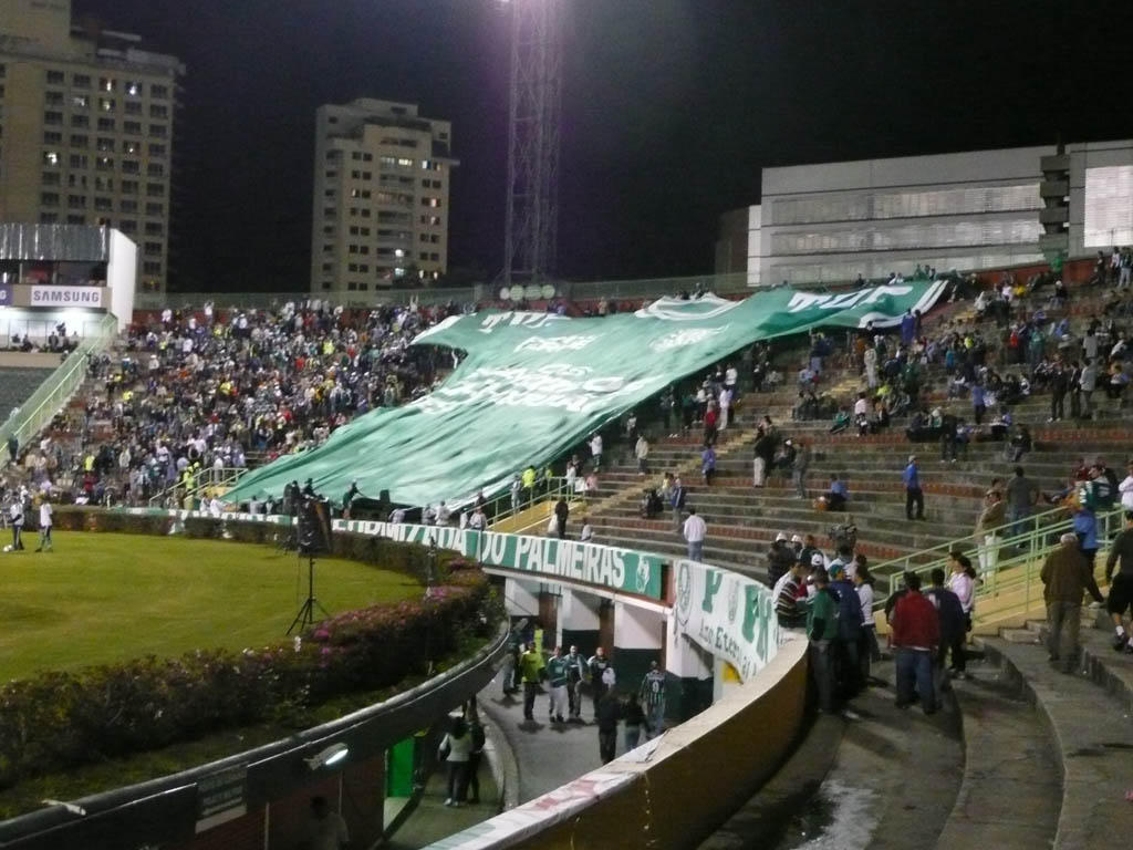 Maillots géant à Palmeiras. Photo : Jean-Michel Roux